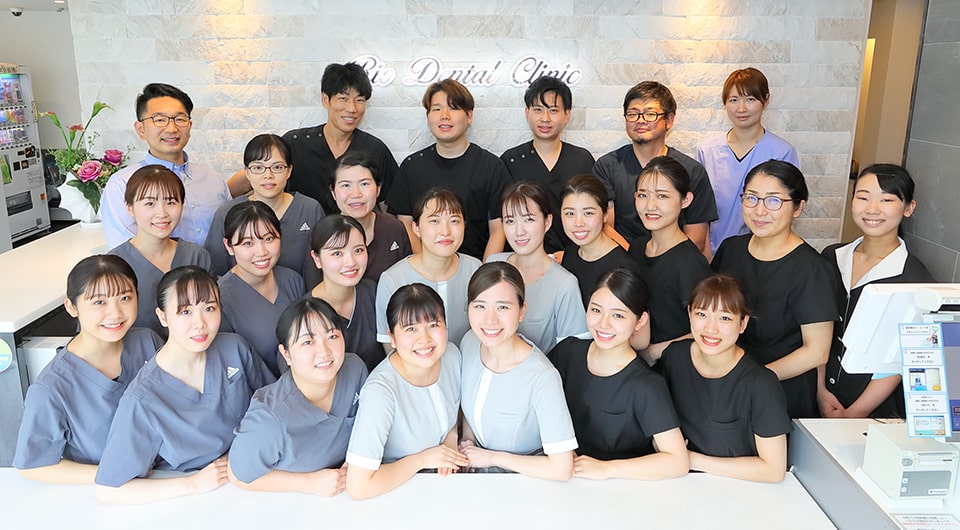 スタッフ集合写真